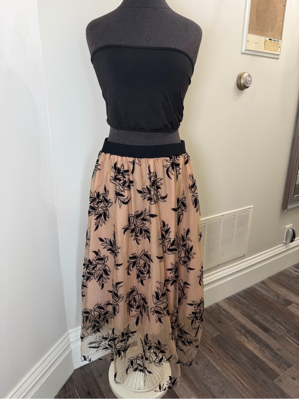New Long Skirt Women’s Caramel With Black Details Size XL
